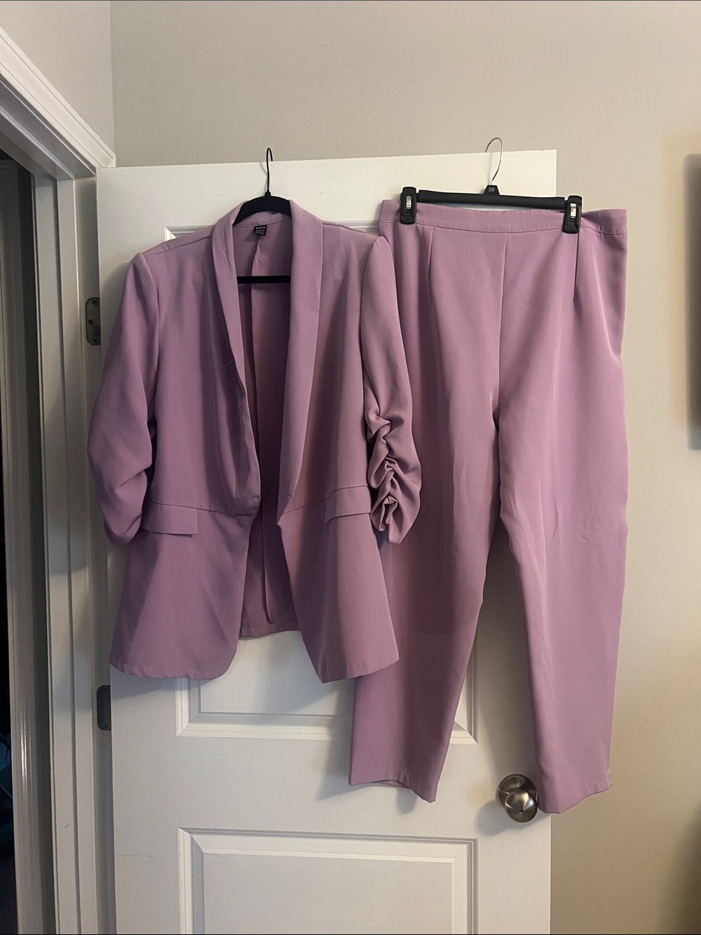 Lavender Ruched-Sleeve Blazer & Straight-Leg Pants Set